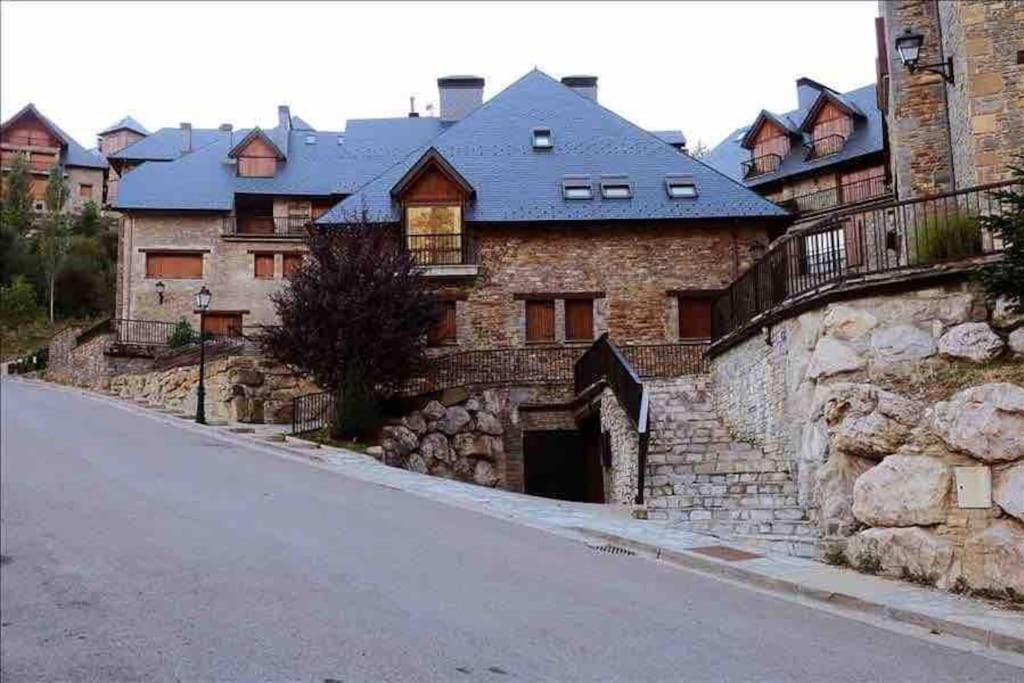 Elegante Apartamento En Escarrilla Con Vistas Al Valle Экстерьер фото