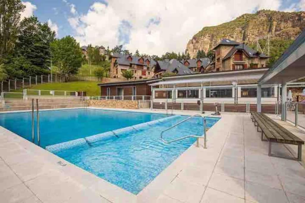Elegante Apartamento En Escarrilla Con Vistas Al Valle Экстерьер фото