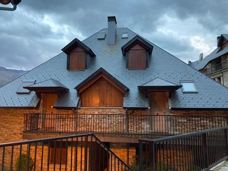 Elegante Apartamento En Escarrilla Con Vistas Al Valle Экстерьер фото